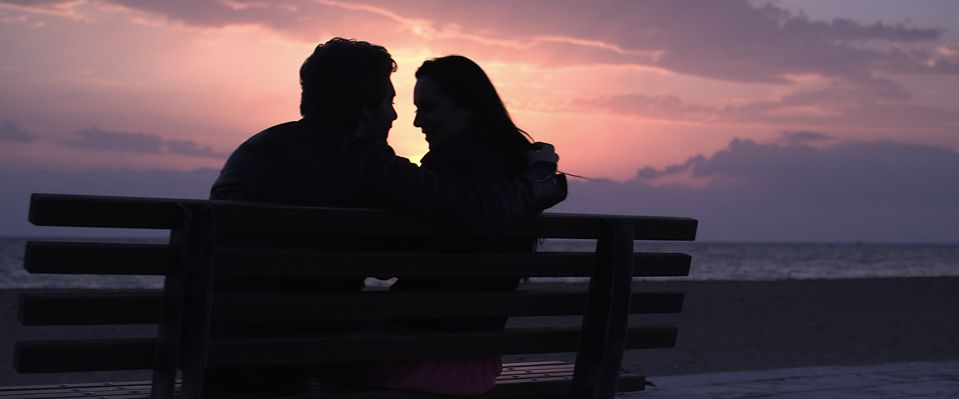 Griza Diadromi frame02.jpg